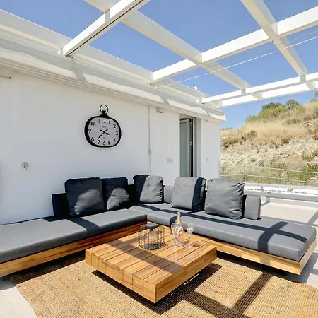 Hillside House- Modern, Upscale W/sea Views Nyaraló