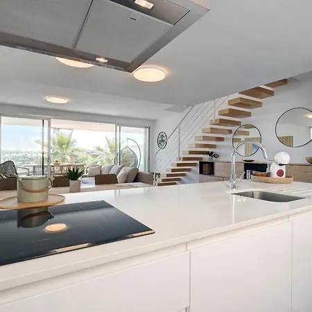 Hillside House- Modern, Upscale W/sea Views Estepona