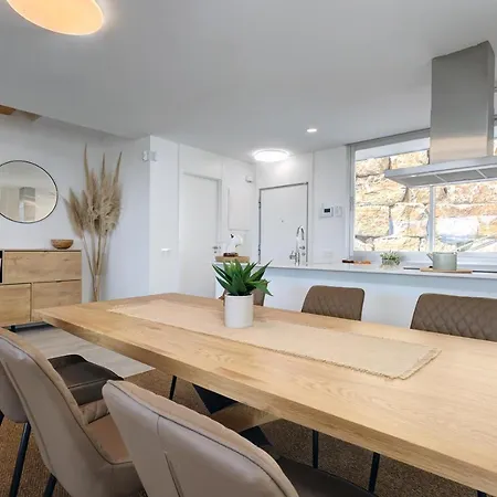 Holiday home Hillside House- Modern, Upscale W/sea Views