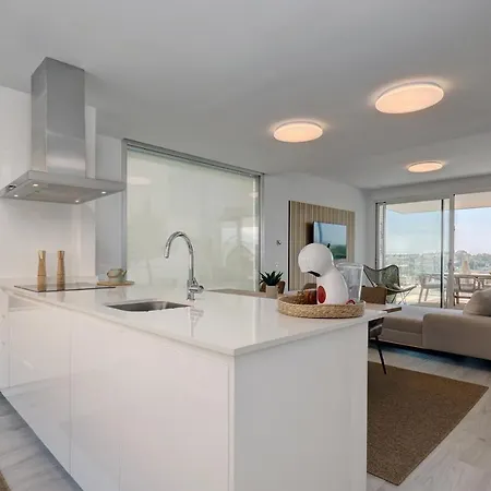 Hillside House- Modern, Upscale W/sea Views 펜션 에스테포나