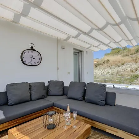 펜션 Hillside House- Modern, Upscale W/sea Views